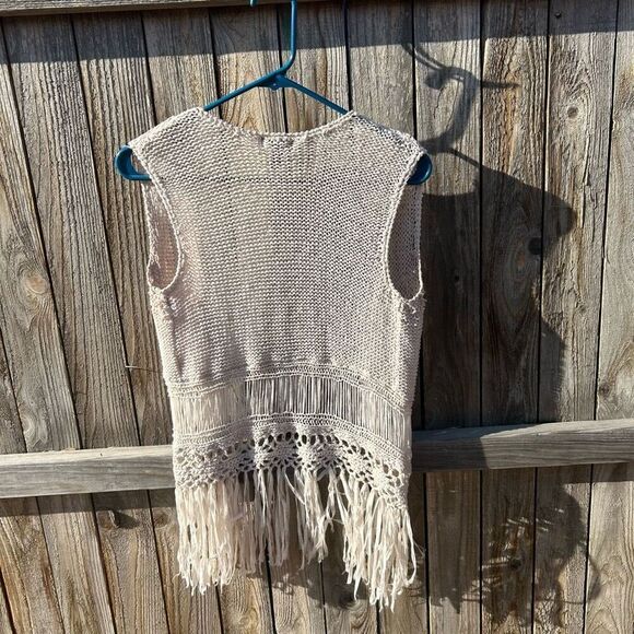 Fang vest crocheted look fringe size large - Picture 7 of 8